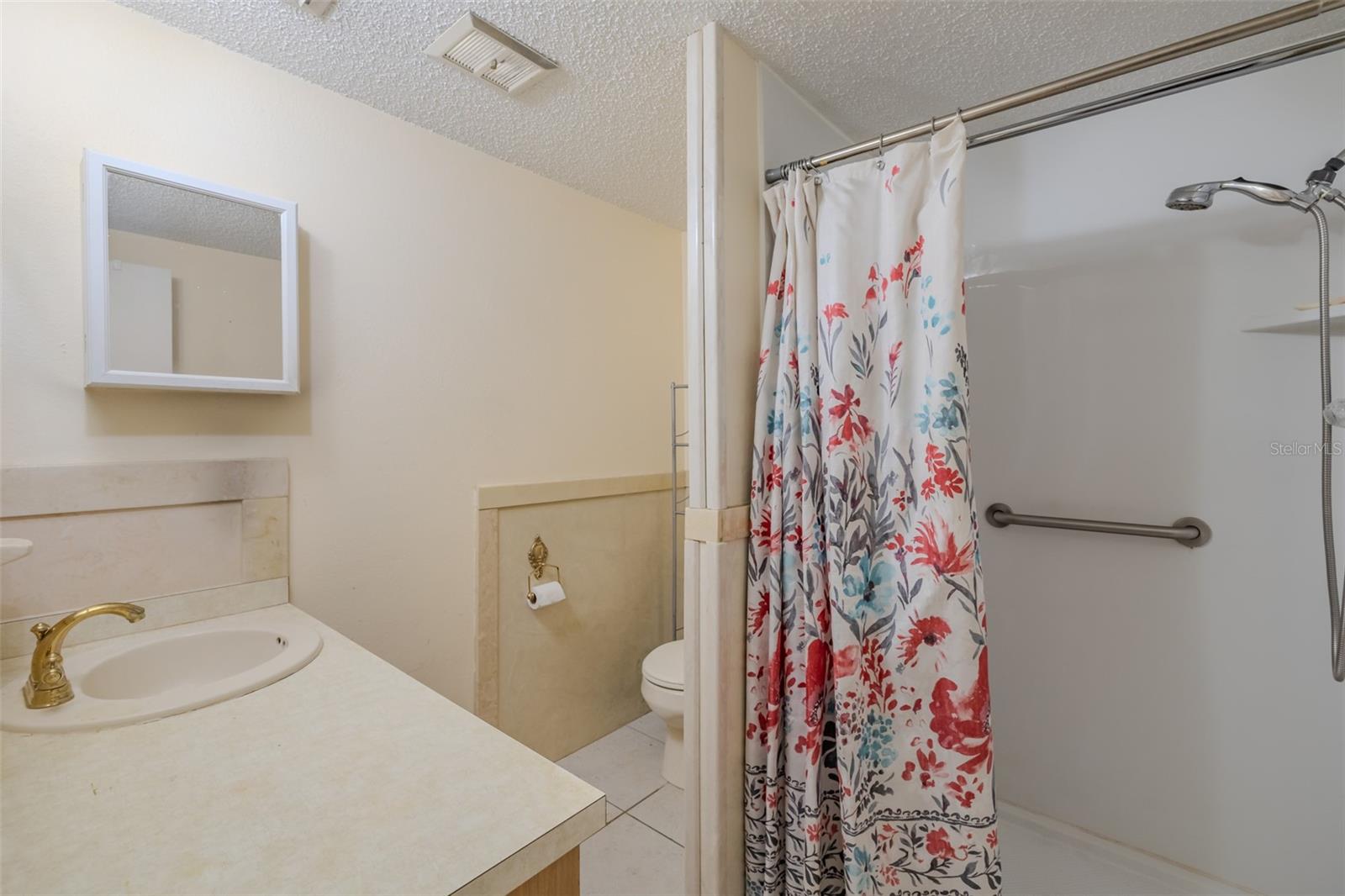 VAN SANT SUB - Residential