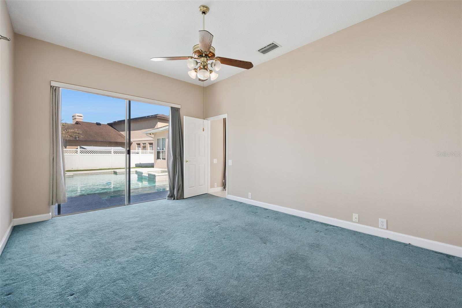 RIVER WALK - Residential