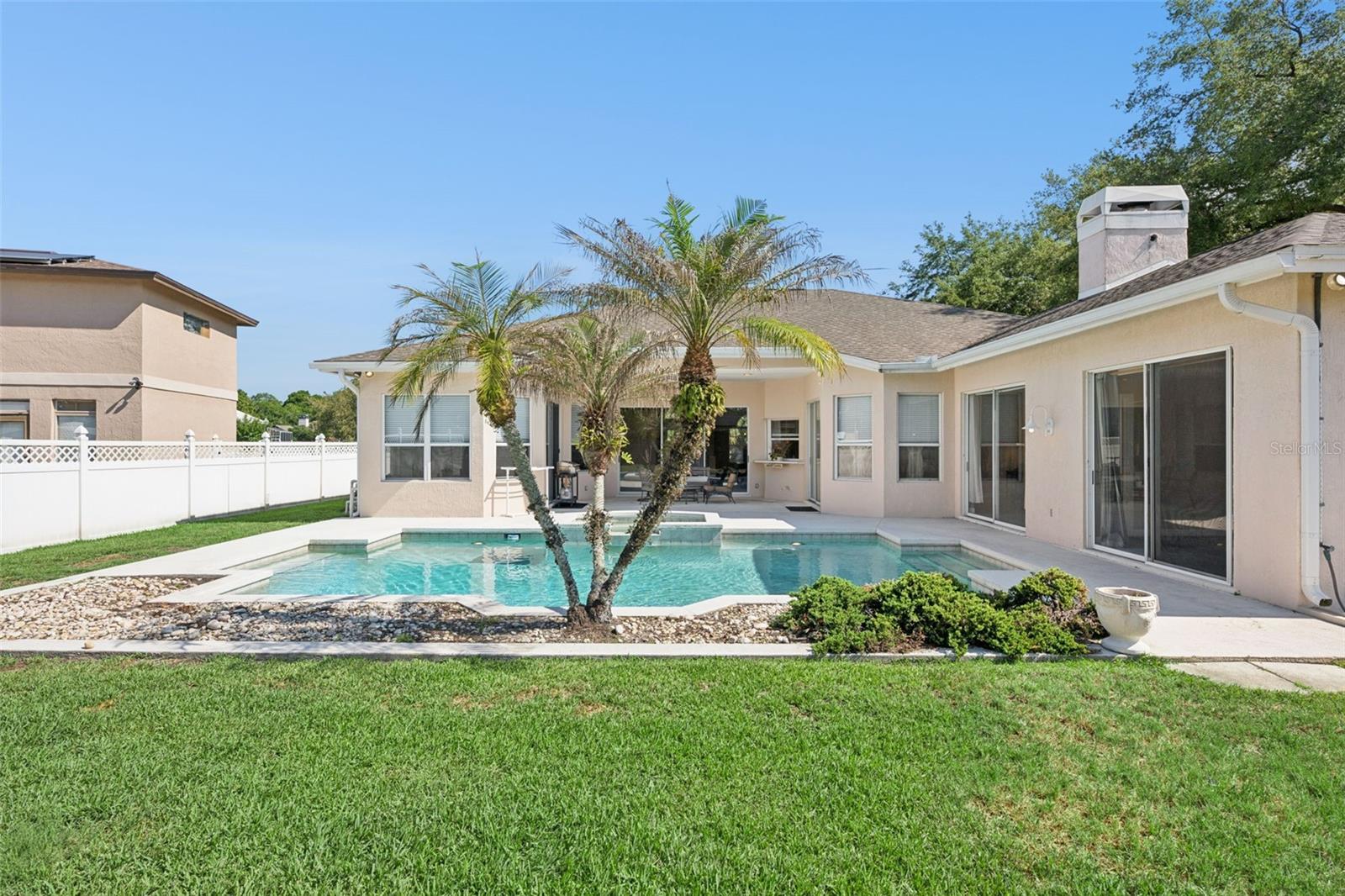 RIVER WALK - Residential