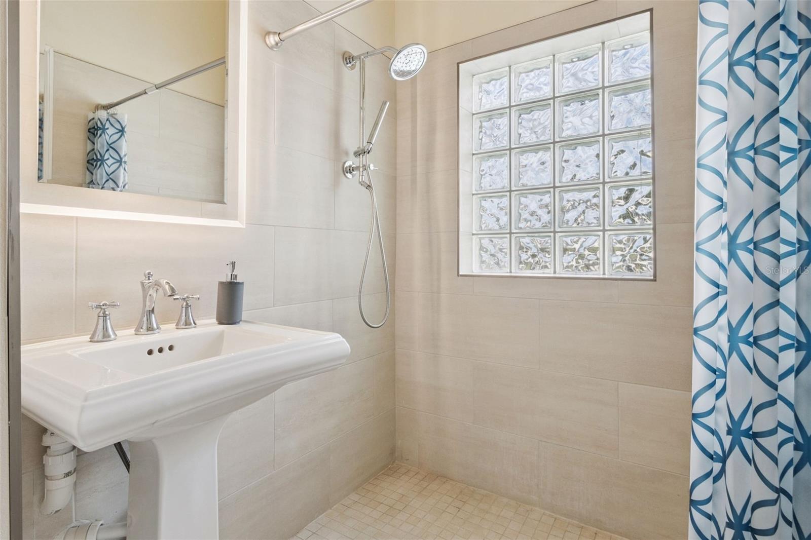 HUNTERS GREENE PH 01 - Residential