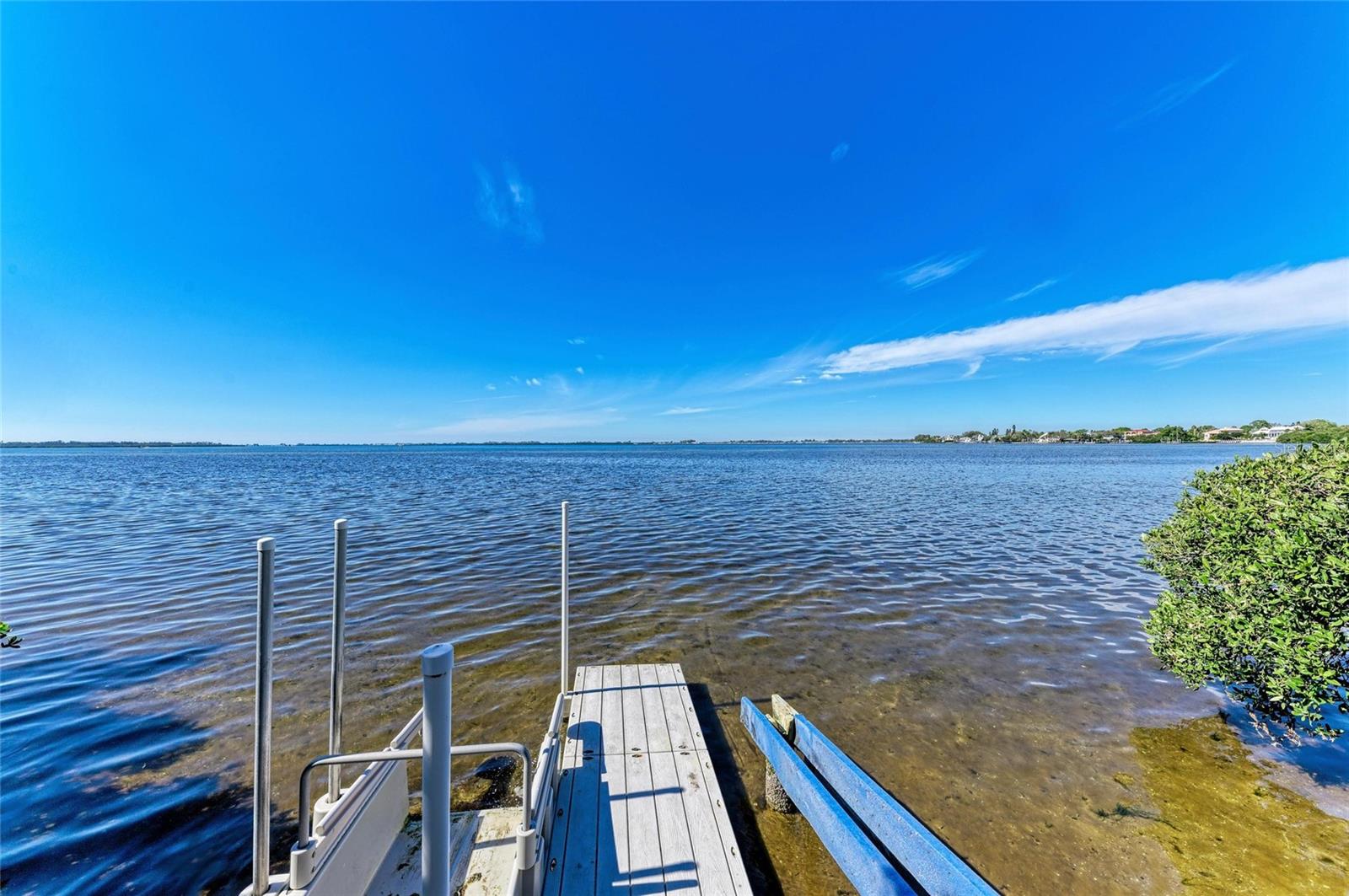 PALMA SOLA BAY CLUB PH 1 - Residential