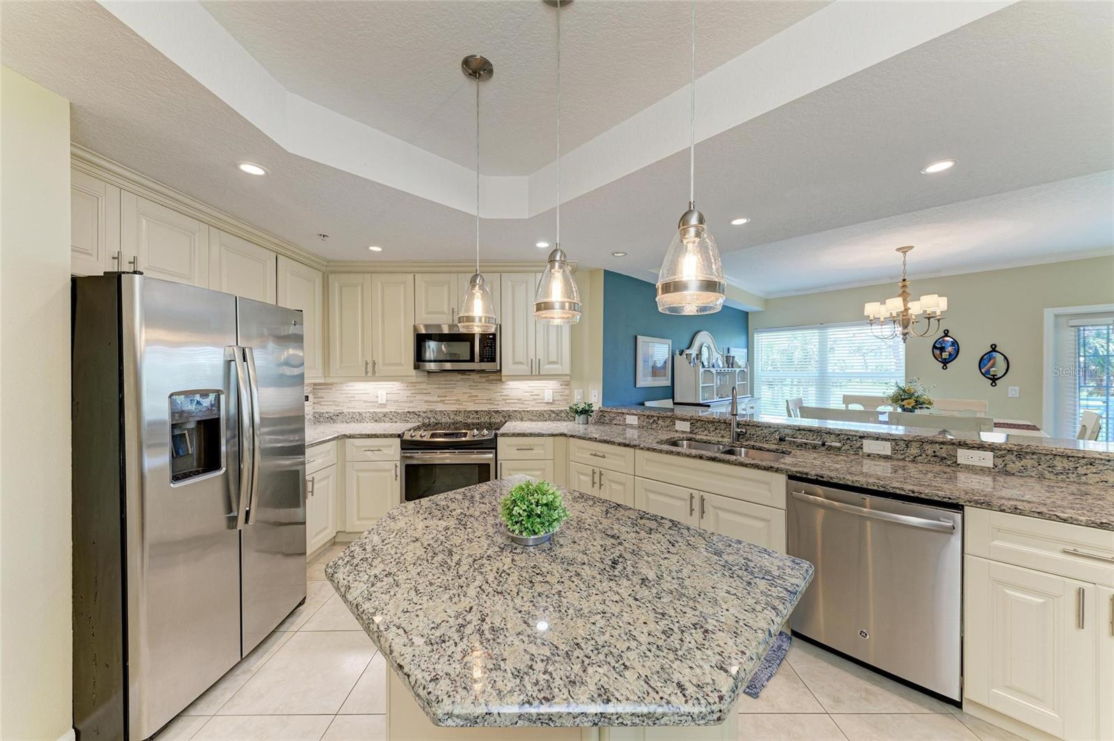 PALMA SOLA BAY CLUB PH 1 - Residential