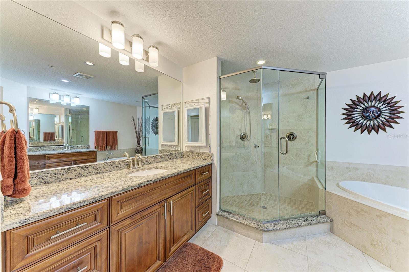 PALMA SOLA BAY CLUB PH 1 - Residential