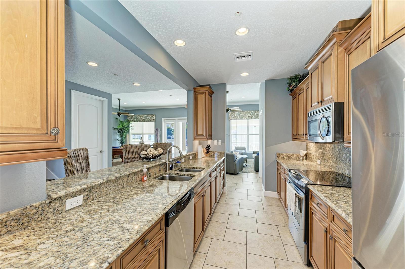 PALMA SOLA BAY CLUB PH 1 - Residential