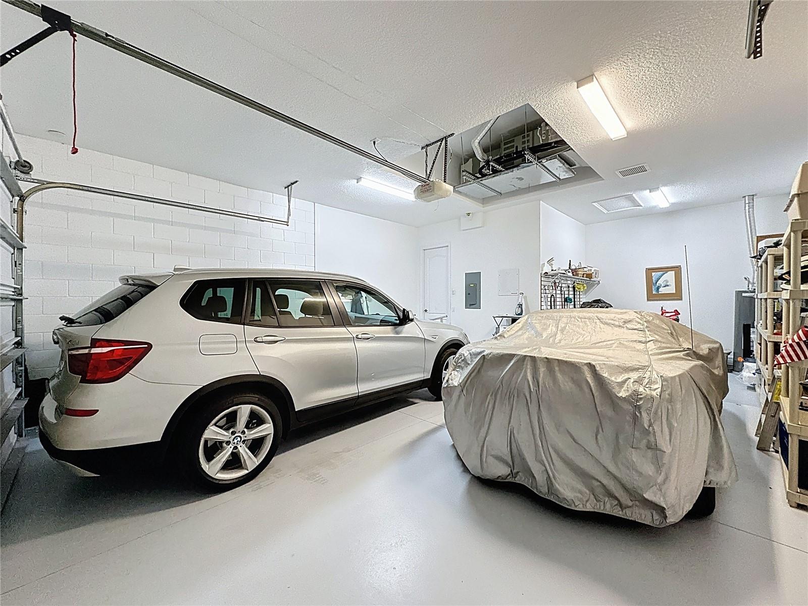 CASCADES OF GROVELAND (TRILOGY) - Residential