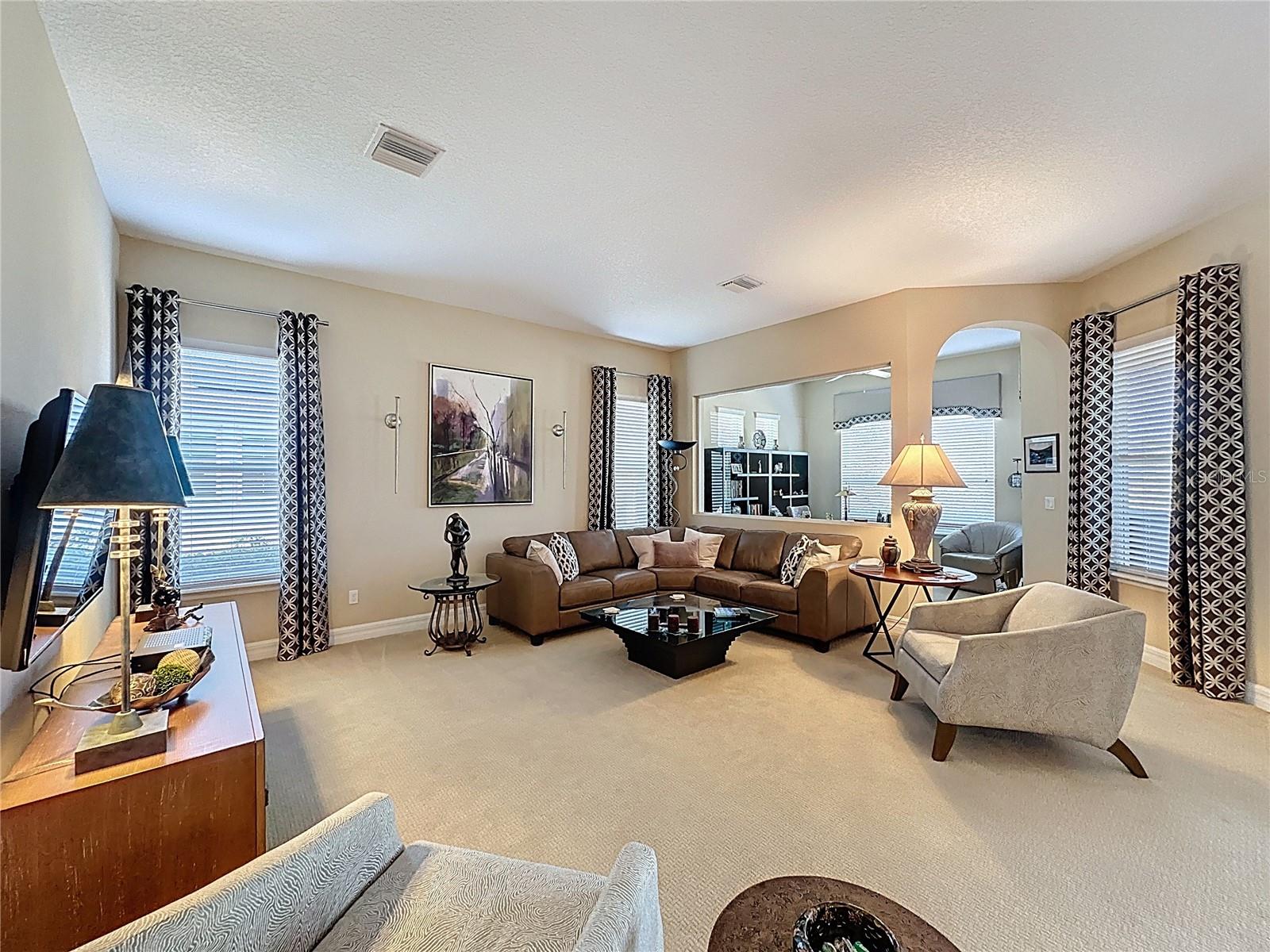 CASCADES OF GROVELAND (TRILOGY) - Residential