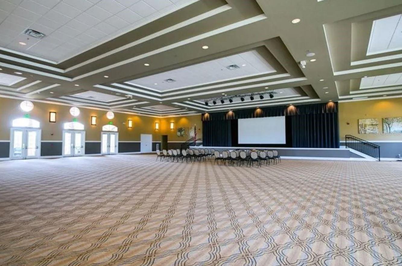 CASCADES OF GROVELAND (TRILOGY) - Residential