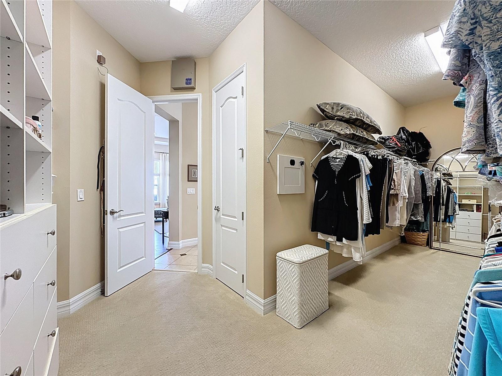 CASCADES OF GROVELAND (TRILOGY) - Residential