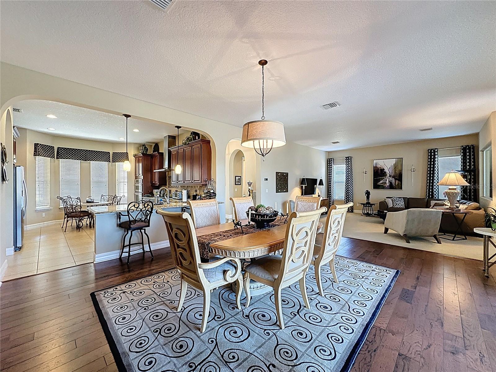 CASCADES OF GROVELAND (TRILOGY) - Residential