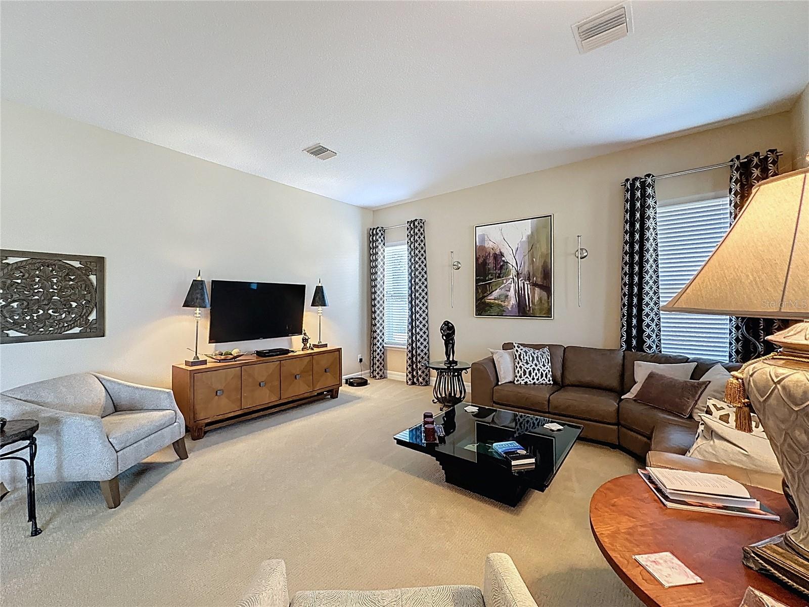 CASCADES OF GROVELAND (TRILOGY) - Residential