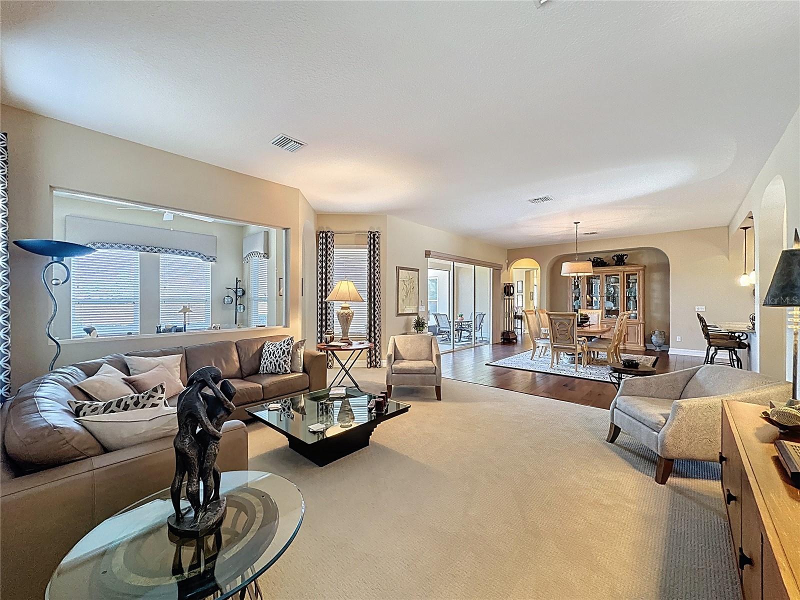 CASCADES OF GROVELAND (TRILOGY) - Residential