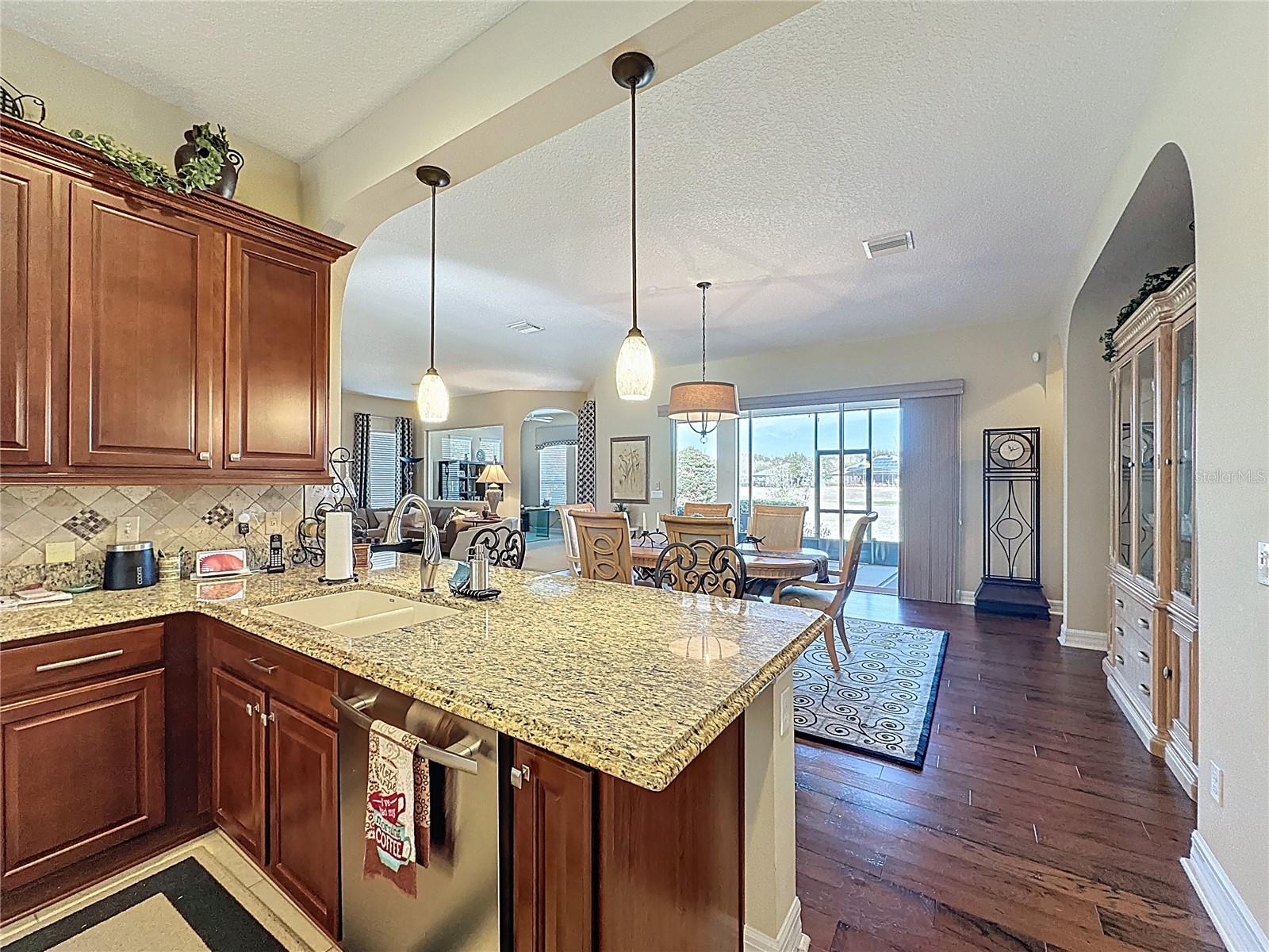 CASCADES OF GROVELAND (TRILOGY) - Residential