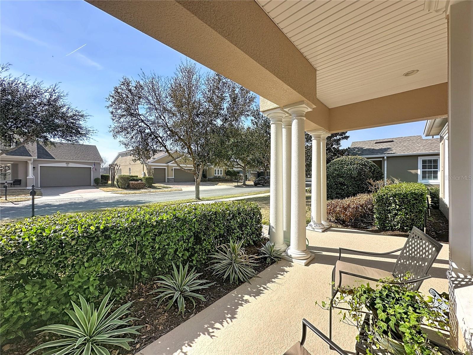 CASCADES OF GROVELAND (TRILOGY) - Residential