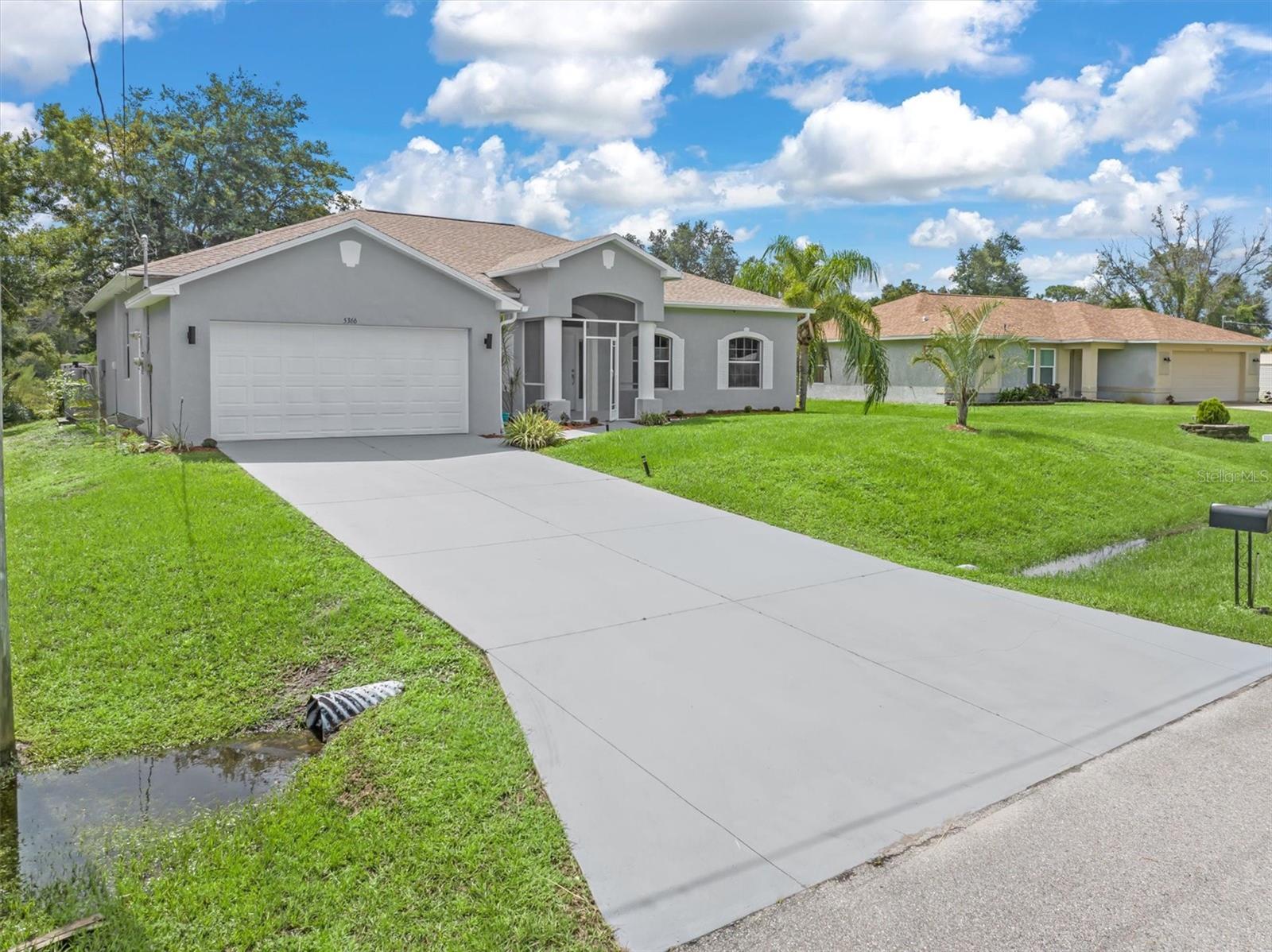 5366 DUNSMUIR ROAD