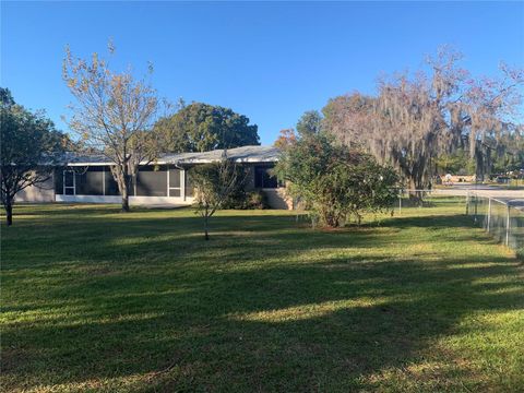 A home in WINTER HAVEN