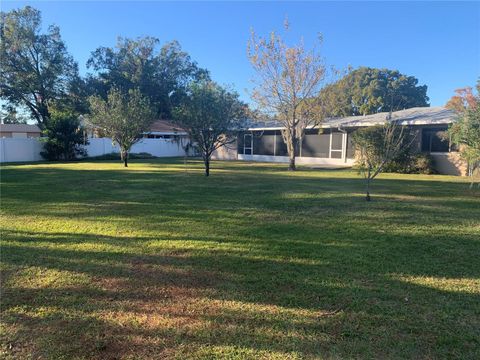 A home in WINTER HAVEN