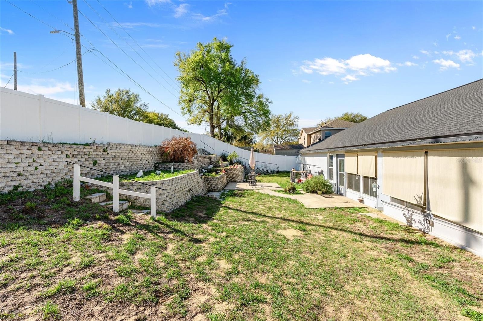 EUSTIS LAKE DOT ESTATES SUB - Residential