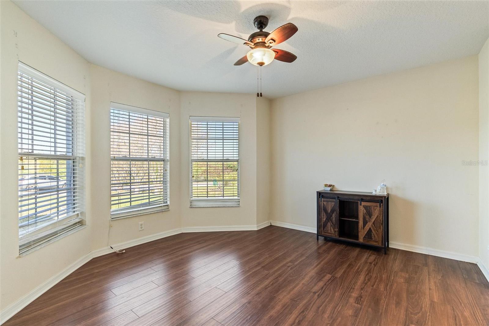 EUSTIS LAKE DOT ESTATES SUB - Residential