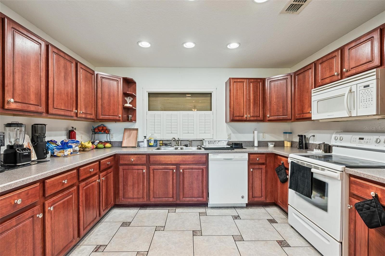 EUSTIS LAKE DOT ESTATES SUB - Residential