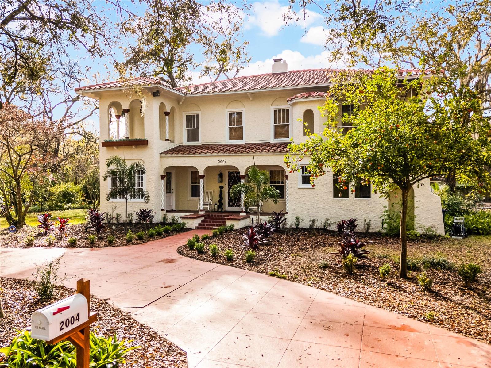 2004 MAGNOLIA AVENUE