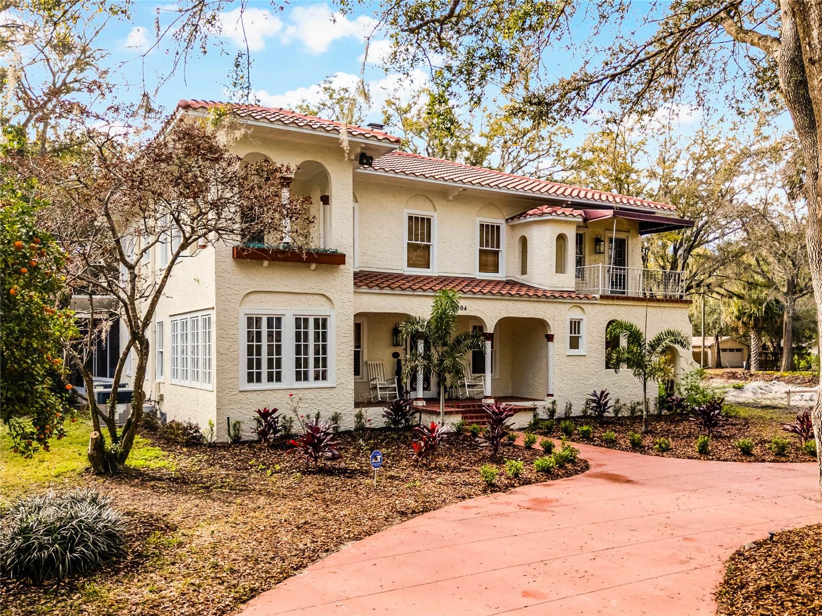 2004 MAGNOLIA AVENUE