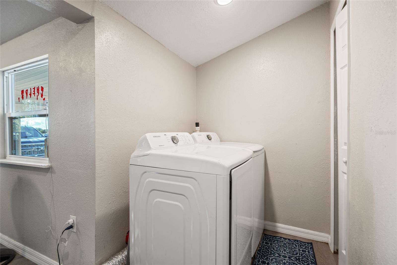 HWY 60 ACREAGE - Residential