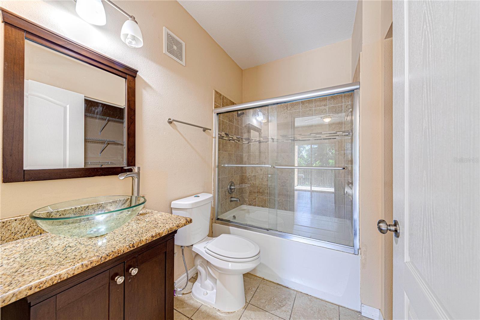 BORDEAUX - Residential Lease