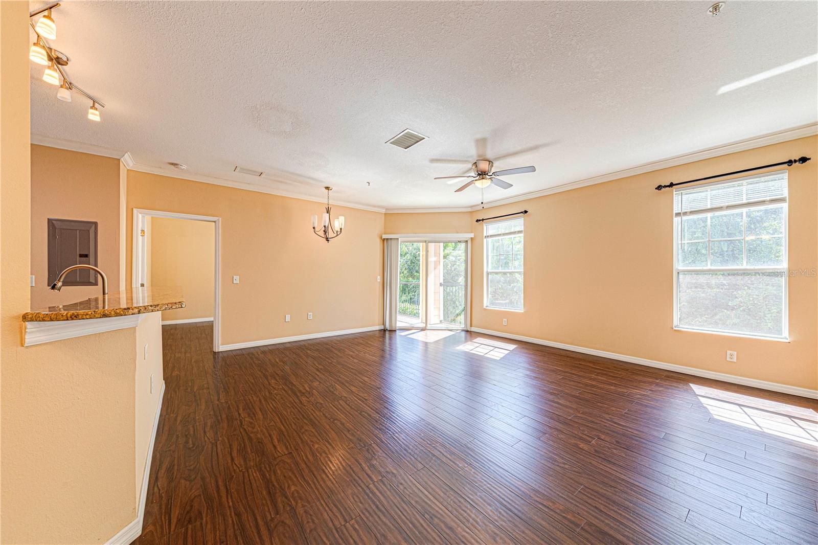 BORDEAUX - Residential Lease