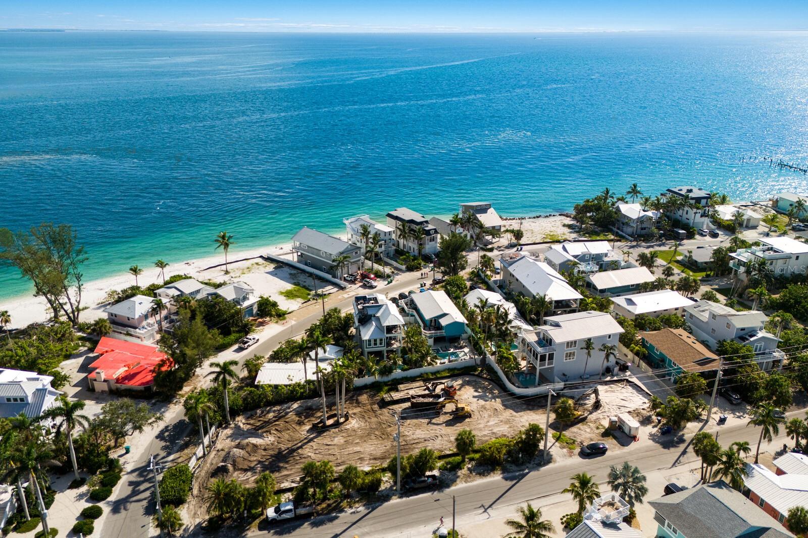 812 N BAY BOULEVARD