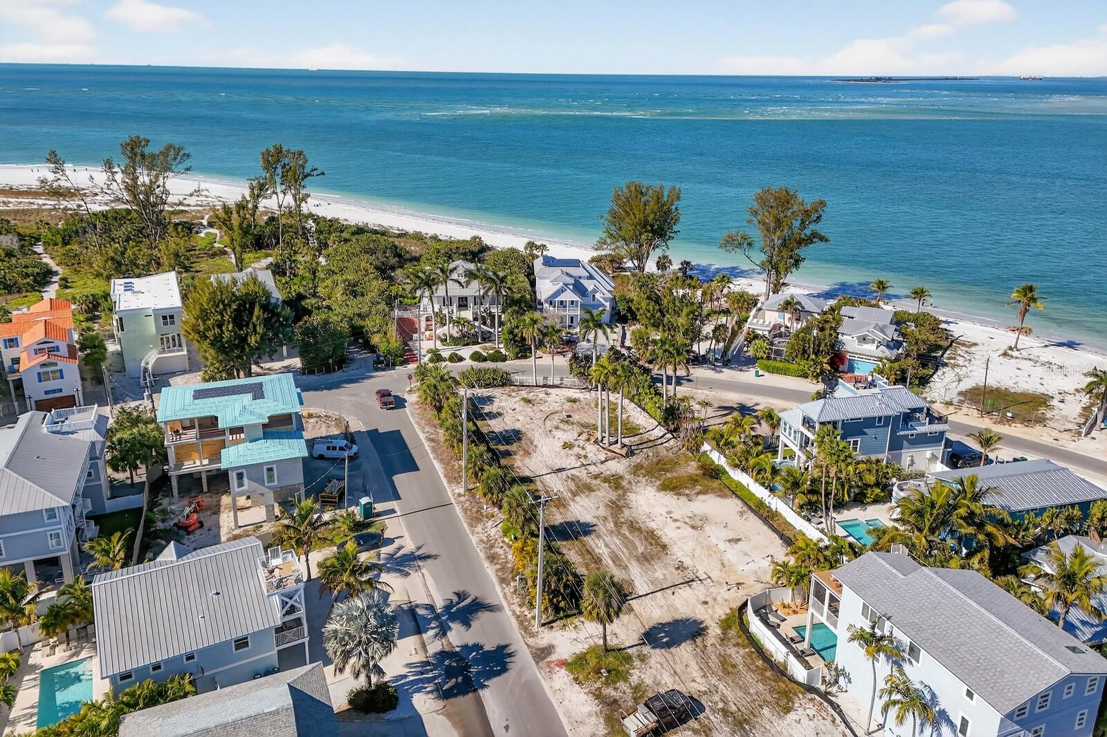 812 N BAY BOULEVARD, ANNA MARIA, FL, 34216 4 812 N BAY BOULEVARD