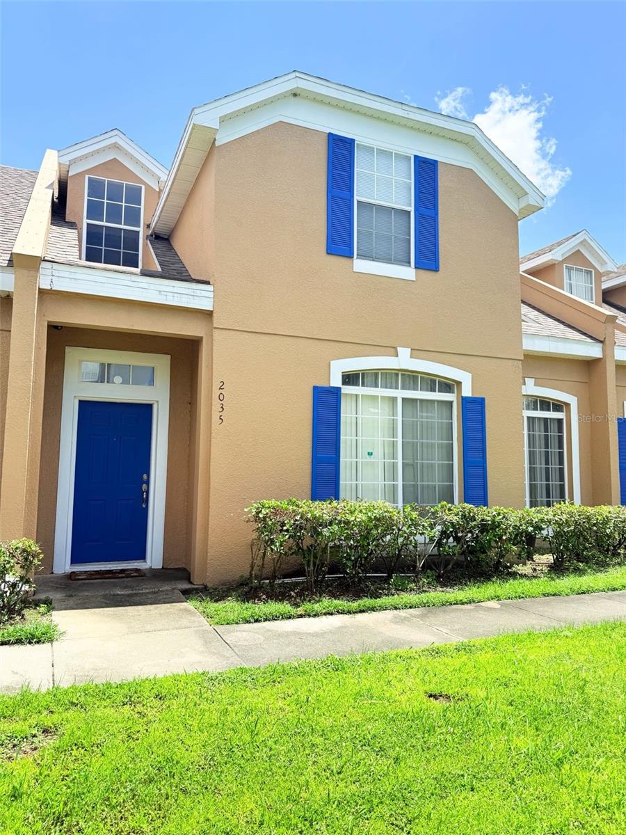Beautiful, move-in ready townhome in the sought-after Island Walk community! Enjoy a brand-new roof (2024), spacious layout, and screened-in patio. Just minutes from Orlando International Airport and the vibrant Lake Nona Medical City, with top-rated schools, dining, and parks nearby. Low-maintenance living with community pool and low HOA. Ideal for homeowners or investors—don’t miss this one!