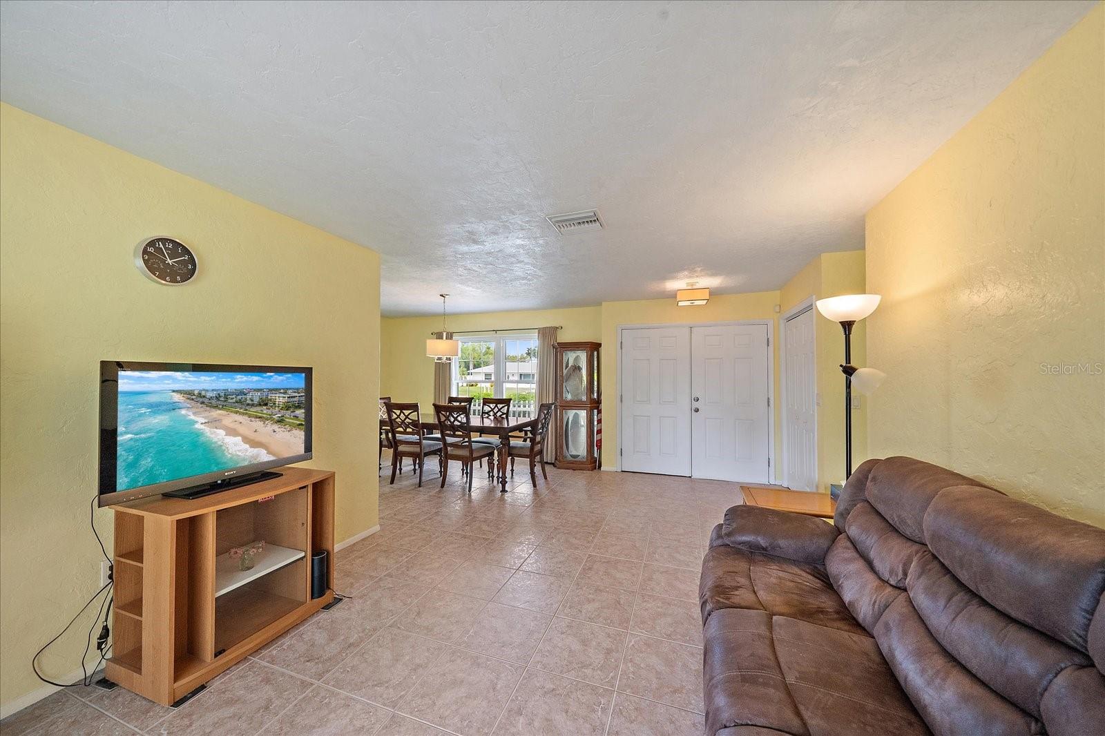 VILLAGE GREEN OF BRADENTON - Residential