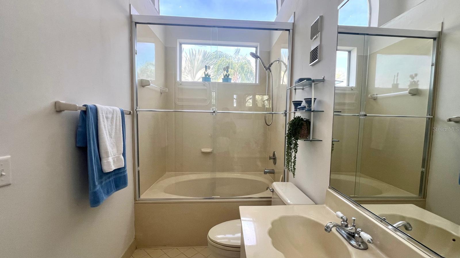 VISTA VERDE - Residential