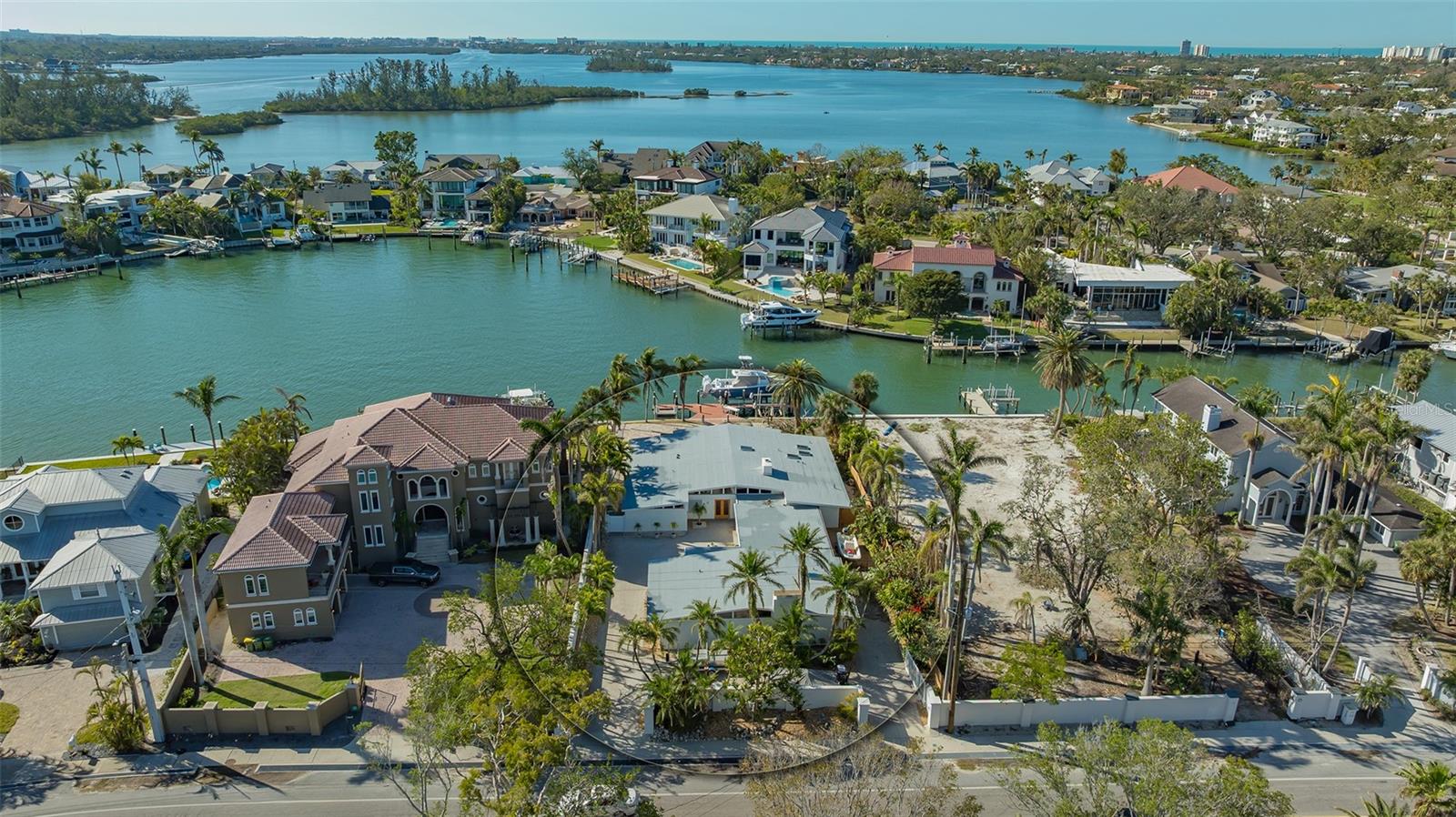 762 SIESTA DRIVE