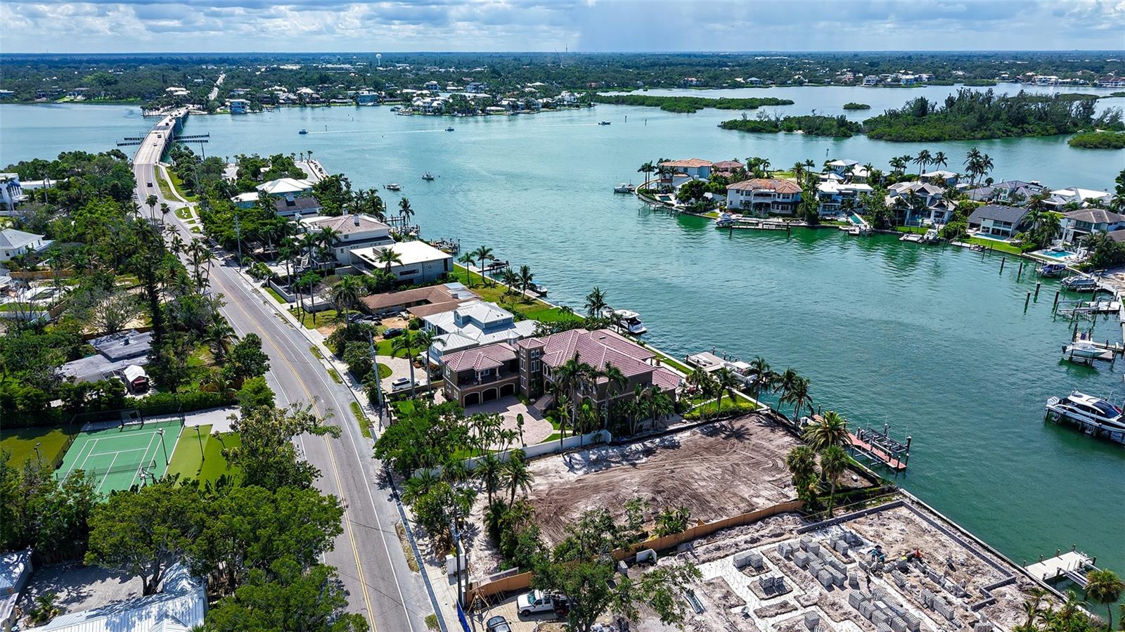 762 SIESTA DRIVE