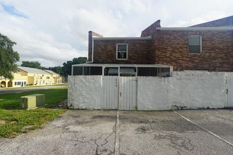 A home in WINTER HAVEN