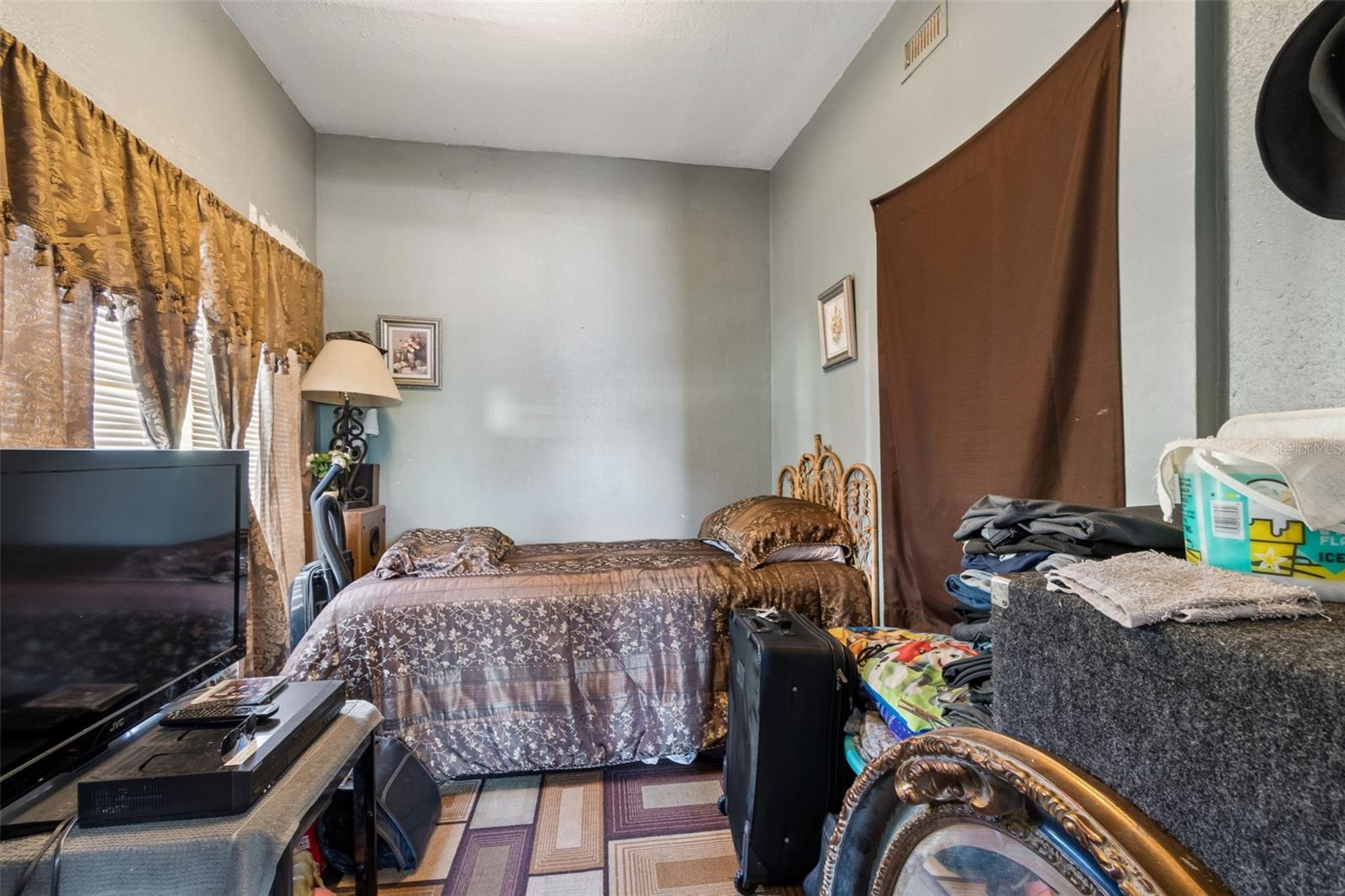 CROMWELL HEIGHTS - Residential Income