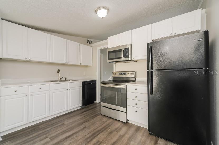 MARTIN PLACE REP - Residential