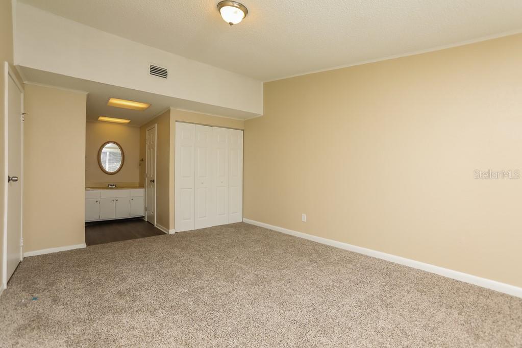 559 MARTIN PLACE BOULEVARD