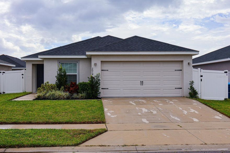 Welcome to your next opportunity in the heart of Central Florida — a charming 3-bedroom, 2-bathroom single-family home located at 2014 Dexter Street in Haines City, designed for both comfort and style. This home features a spacious open-concept living and dining area that flows seamlessly into a modern kitchen with solid-surface countertops, shaker-style cabinetry, stainless steel appliances, and peninsula seating. Wood-look flooring throughout the main living areas offers a clean, modern aesthetic with easy maintenance. The property also includes a two-car garage with an epoxy-coated floor, and a generously sized lot conveniently located near everyday amenities.
Nestled in a quiet and welcoming neighborhood, this home provides the perfect blend of peaceful living and accessibility. It’s just minutes from shopping, dining, parks, and major roadways, allowing for easy commutes to Orlando, Tampa, and surrounding areas. With nearby schools and recreational spaces, 2014 Dexter Street is ideal for families, professionals, or investors seeking a move-in-ready home with lasting value.
Schedule your showing today and discover all that this beautiful Haines City home has in store!