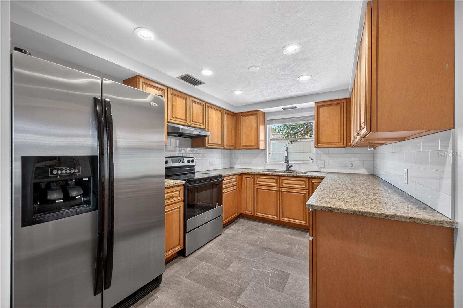 SIESTA HEIGHTS MANOR - Residential
