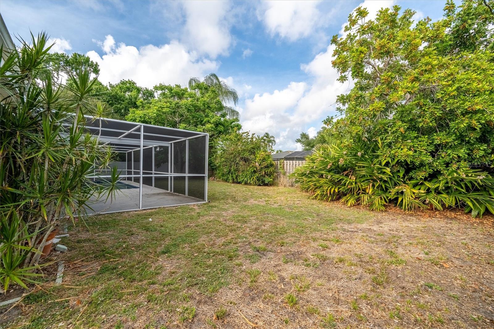 SIESTA HEIGHTS MANOR - Residential