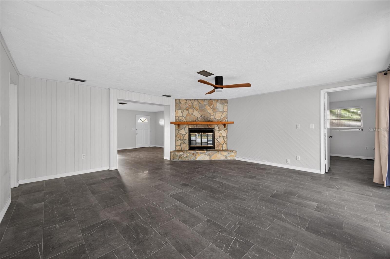 SIESTA HEIGHTS MANOR - Residential