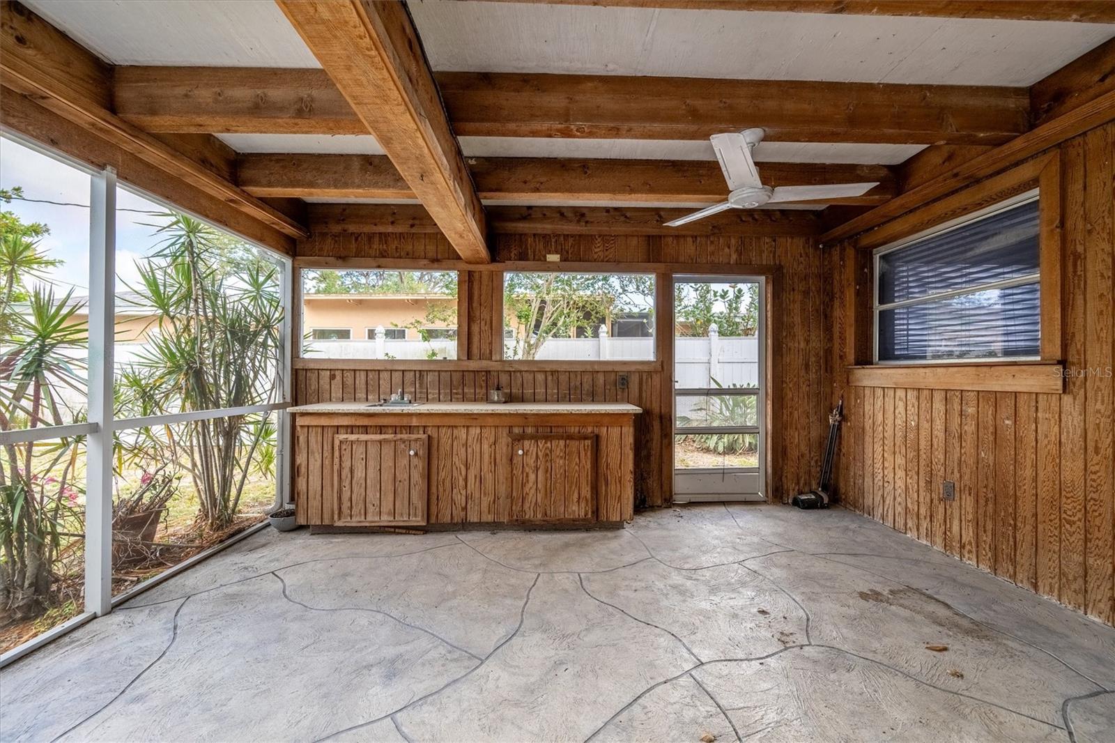 SIESTA HEIGHTS MANOR - Residential
