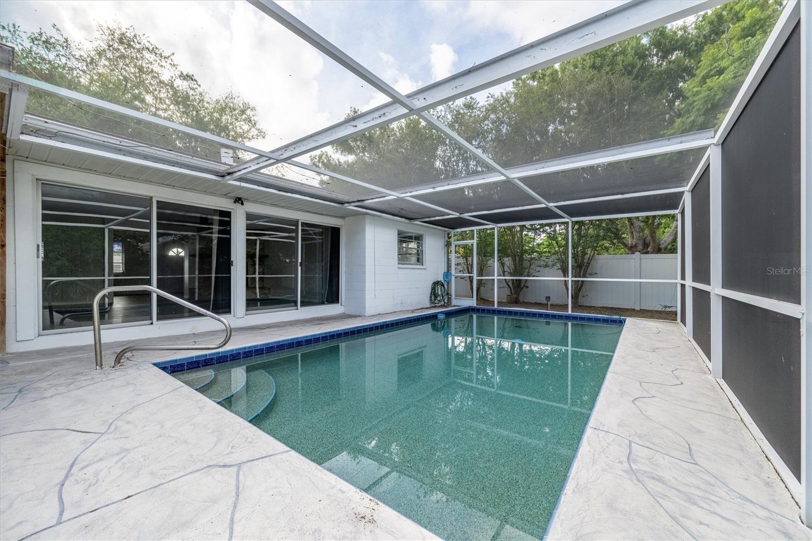 SIESTA HEIGHTS MANOR - Residential