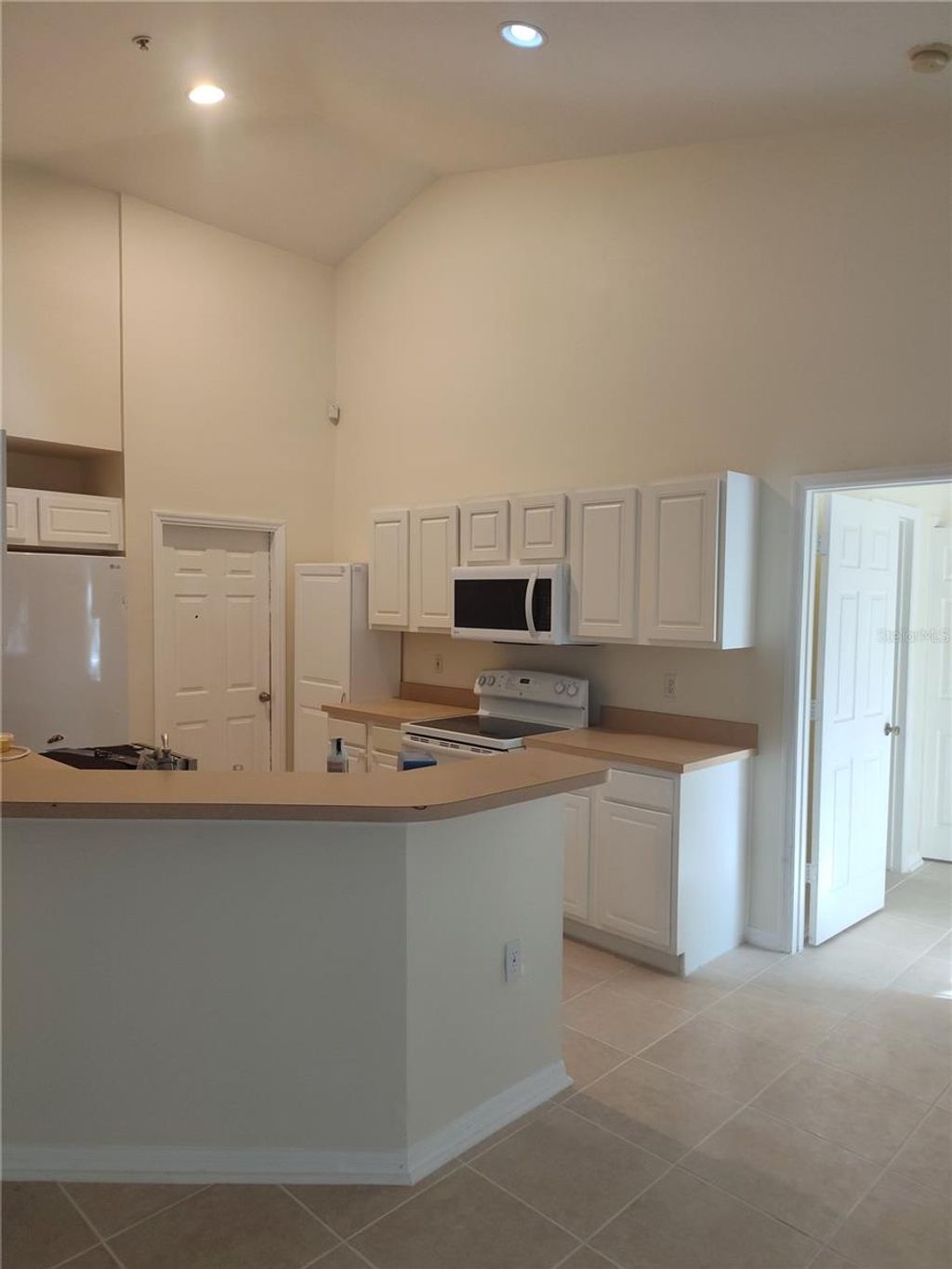 Photo of 1292 N Fairway Drive, Apopka, FL 32712 (MLS # O6357617)