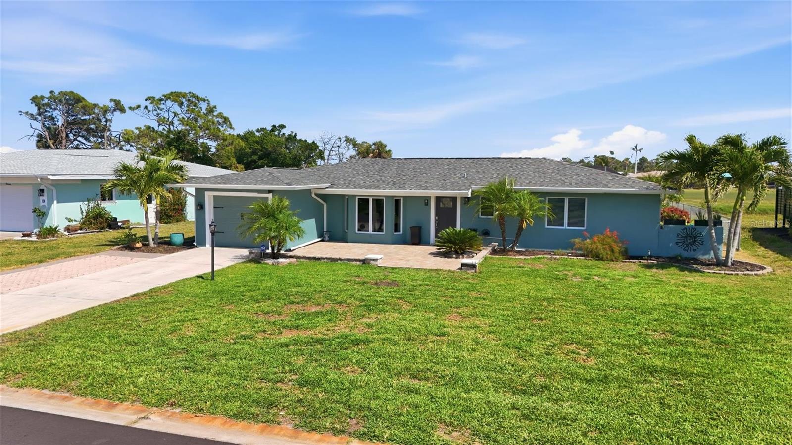11 OAKLAND HILLS COURT