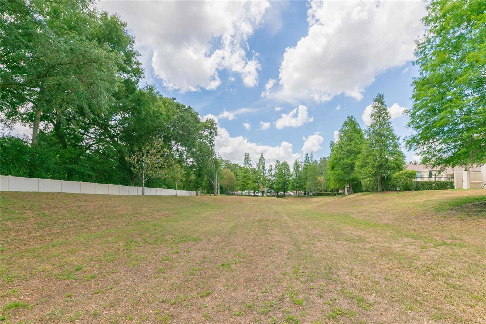 WEDGEWOOD TWNHMS - Residential