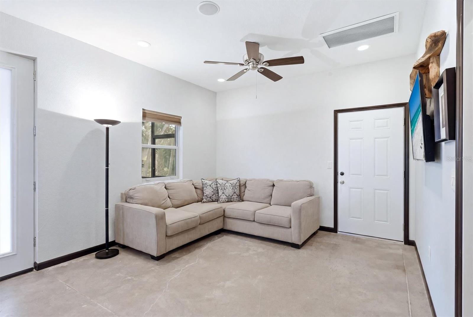 788 HARMONY LANE
