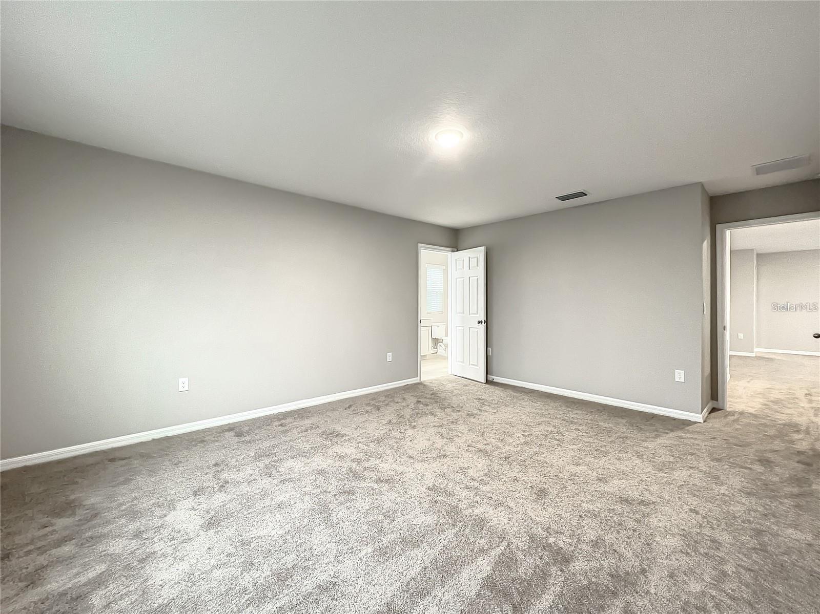 PASADENA POINT PHASE 1 PB 88 PG 29 BLOCK 5 LOT 16 - Residential